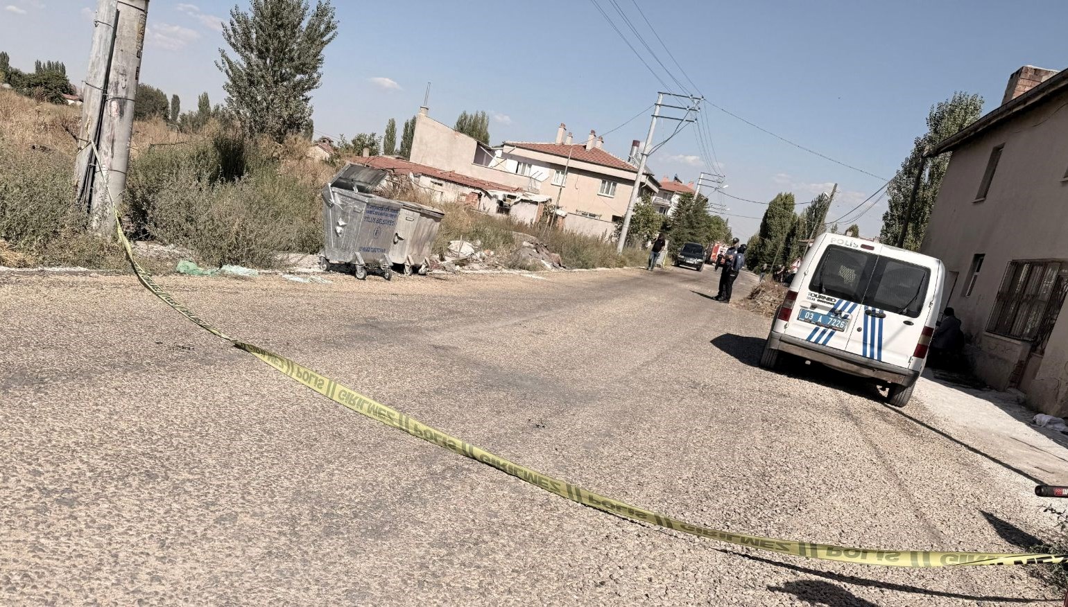 Yaktığı otların arasında düşen yaşlı adam öldü