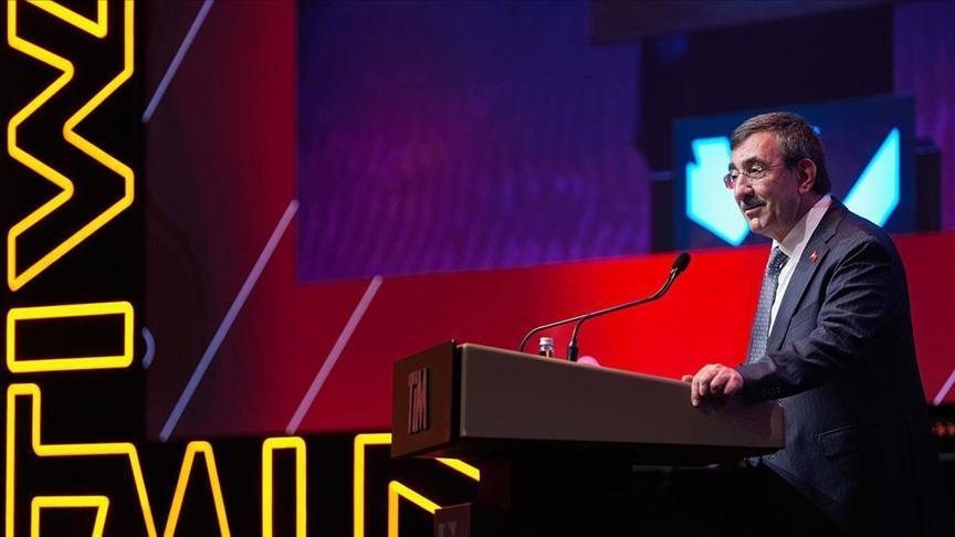 ‘Dünya ekonomisi yönünü ararken Türkiye kararlılıkla yoluna devam ediyor’