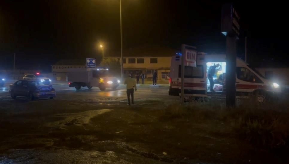 Erzincan’da yolcu otobüsü ile otomobil çarpıştı: 1 yaralı