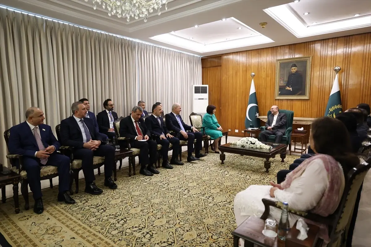 Numan Kurtulmuş, Pakistan Cumhurbaşkanı Zerdari ile Görüştü