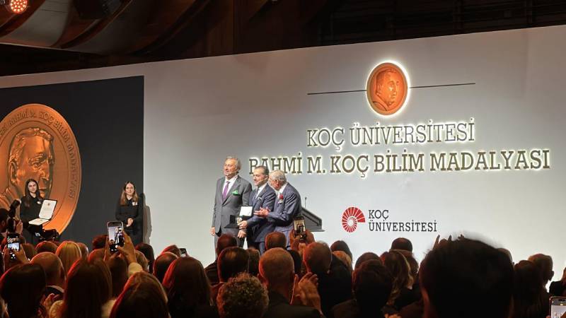 2025 Koç Üniversitesi Rahmi M. Koç Bilim Madalyası’nın sahibi Prof. Dr. Ufuk Akçiğit oldu