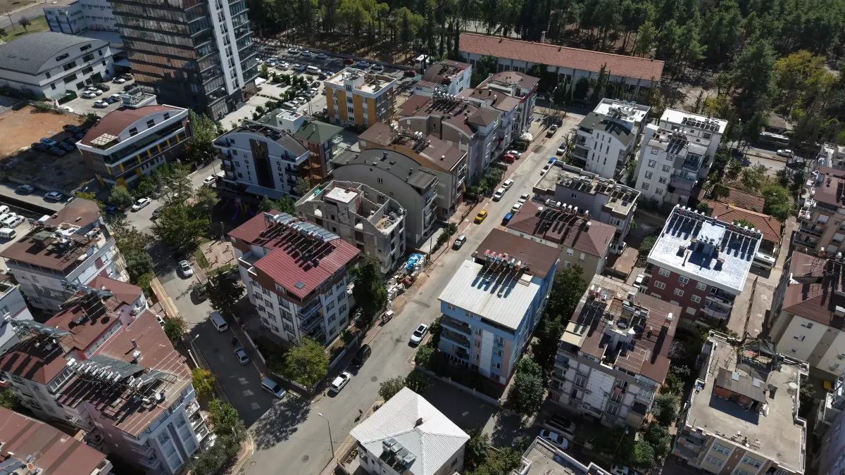 Antalya’da İnşaat Krizi: Arsa Sahipleri Daireye Yerleşti