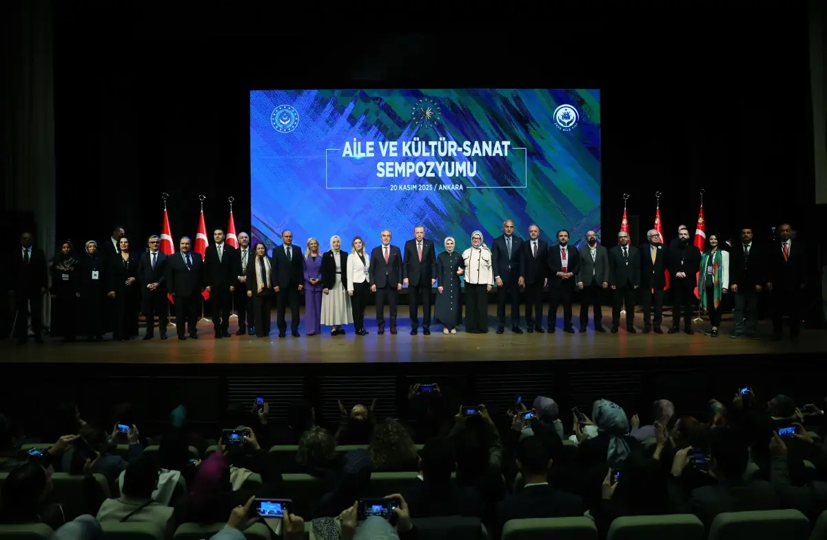 Cumhurbaşkanı Erdoğan: Geleceğimiz açısından alarm zilleri çok yüksek sesle çalıyor