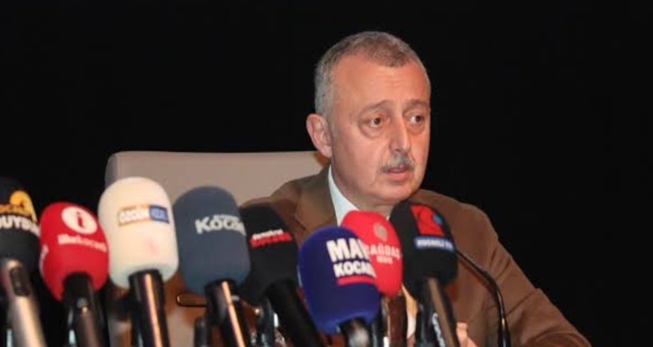 Eleştirilere tahammülü olmayan AKP’li başkan, CHP’lileri konuşturmadı