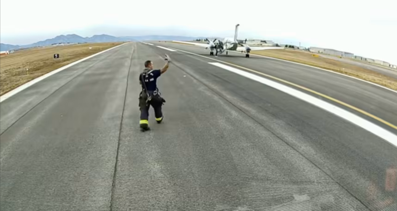 Havacılıkta bir ilk: Pilot ‘bayıldı’ Uçak kendini indirdi