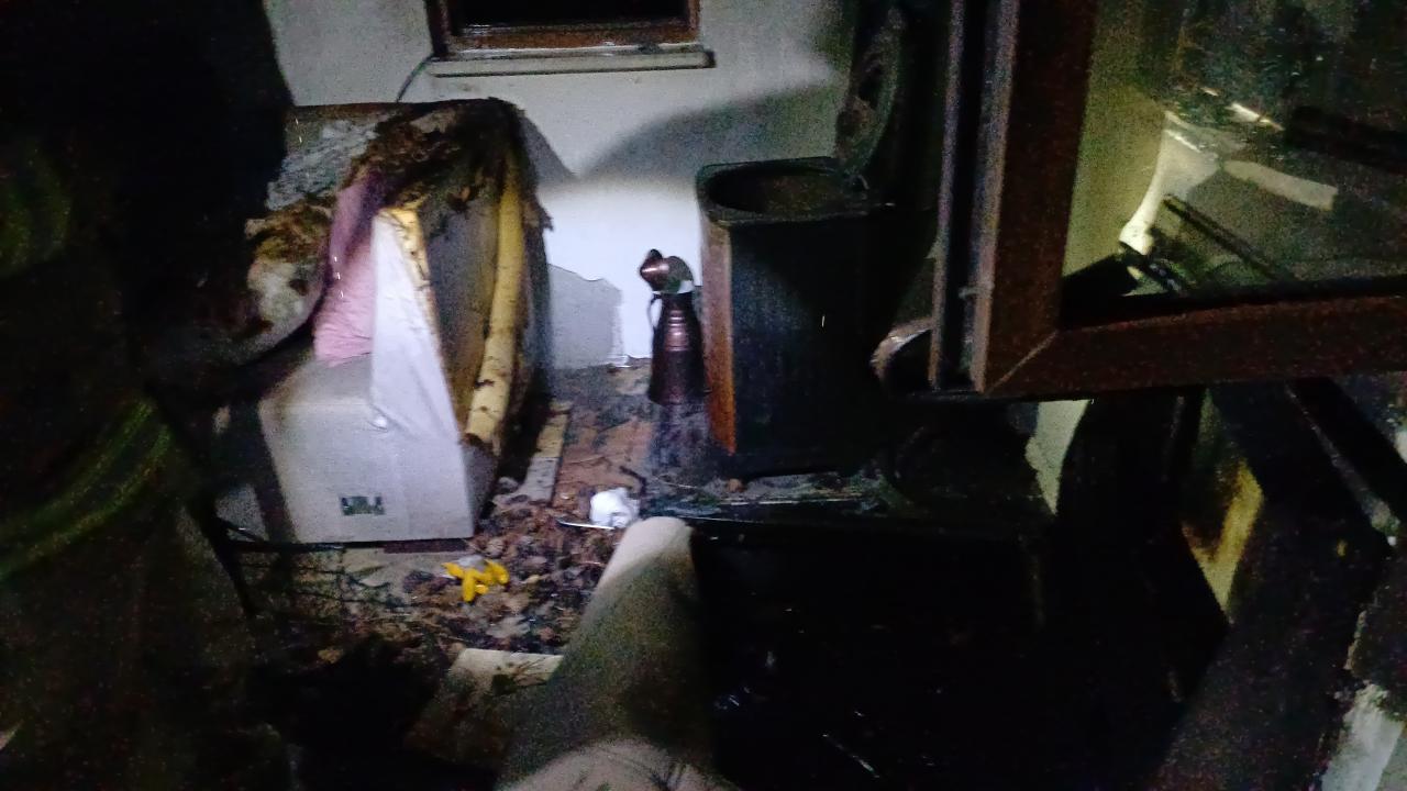 Karabük’te gece yarısı alarmı! Bir kişi dumandan etkilendi