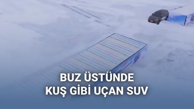 -30 derece havada buz rampasında 20 metre uçan SUV dünya rekoru kırdı