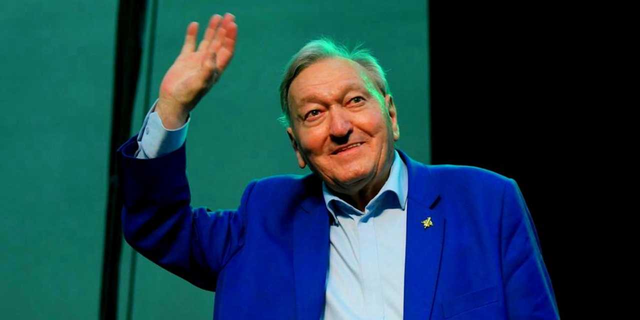 Ünlü yazar hayatını kaybetti: Kitapları 70 milyondan fazla satmıştı