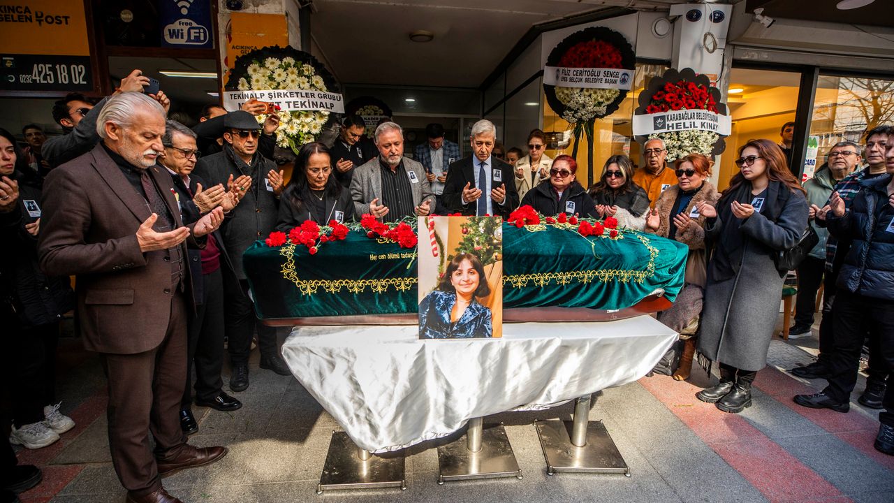 Genç gazeteci Burcu Yanar son yolculuğuna uğurlandı