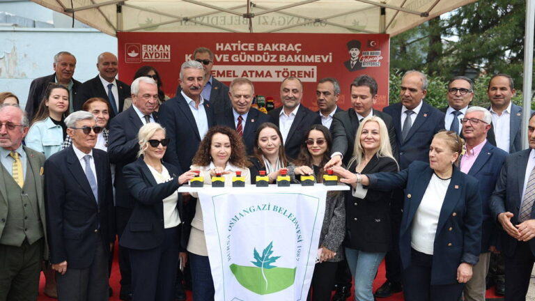 gokan-zeybek-bursada-acikladi-chp-turkiye-genelindeki-803uncu-kresin-temelini-atti-ReV5E4gF