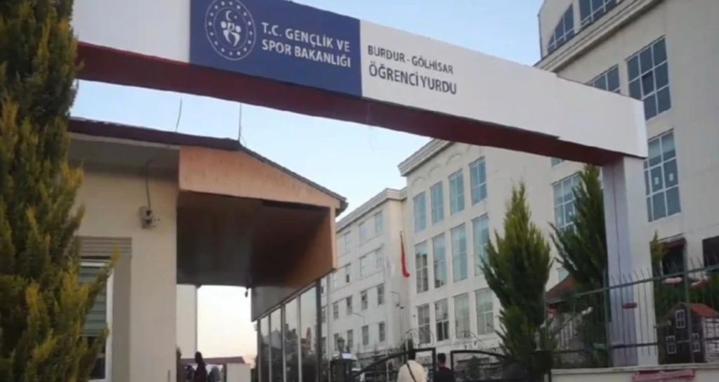 Burdur’da KYK Yurdu’nda Kimyasal Tepkime: Bina Tahliye Edildi