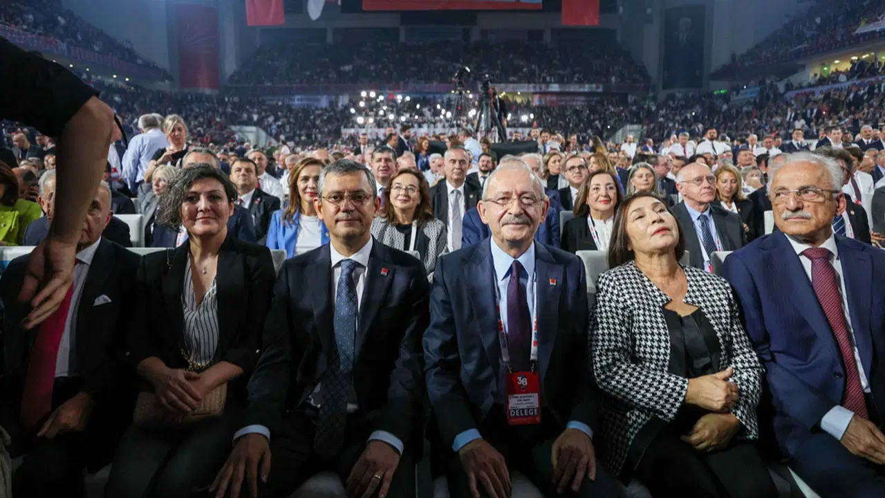 mutlak-butlan-gundemi-golgesinde-chpnin-kurultay-davasinda-gozler-bugun-ankarada-x9tePvWc
