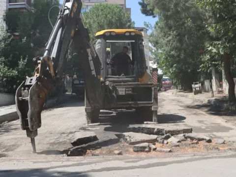 Maltepede asfalt mesaisi cevizlide suruyor hVFK4iEu